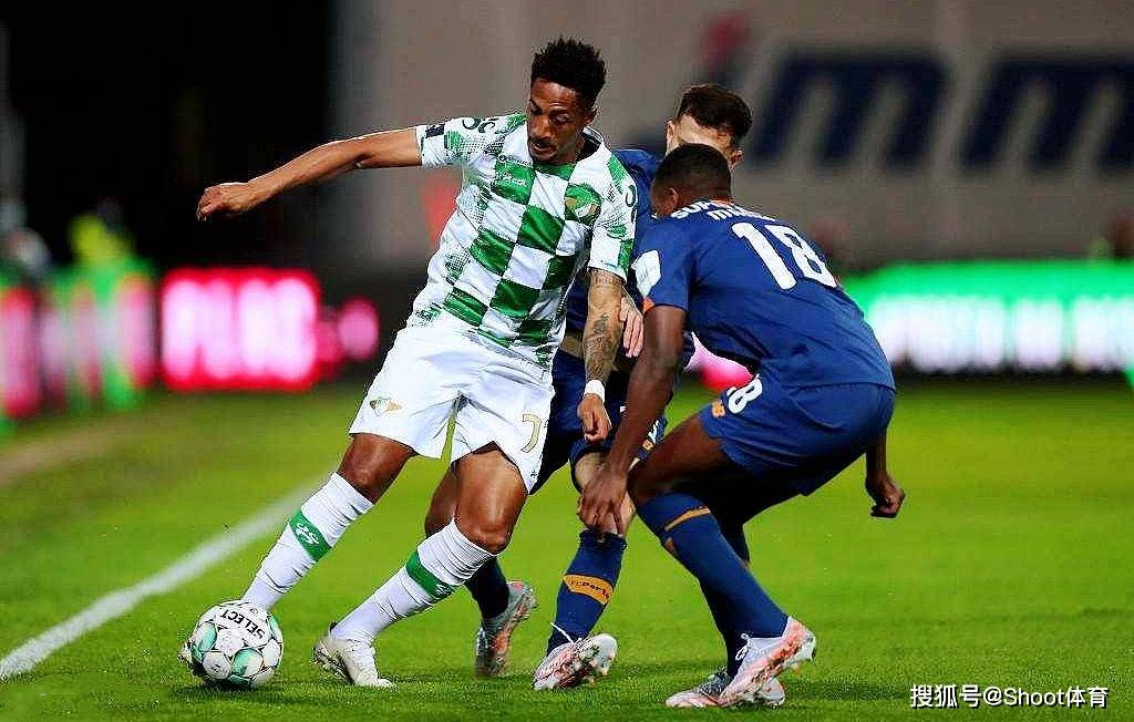 英雄联盟赔率-转折点！勒沃库森防线松动，法国杯集结日攻防权衡，球迷炸锅，身体对抗强度拉满的简单介绍